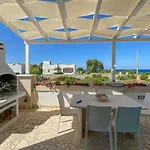 La Maison Blue A 100 Mt Dal Mare - Holiday2pet,com - Torre San Giovanni Ugento