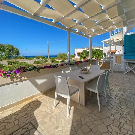 La Maison Blue A 100 Mt Dal Mare - Holiday2pet,com - * Torre San Giovanni Ugento