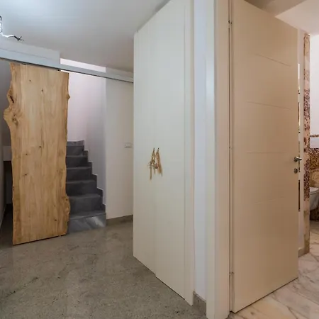 La Maison Blue A 100 Mt Dal Mare - Holiday2pet,com - *