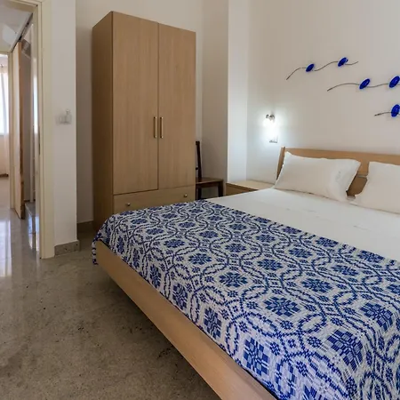 La Maison Blue A 100 Mt Dal Mare - Holiday2pet,com - Appartamento