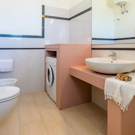 Appartamento La Maison Blue A 100 Mt Dal Mare - Holiday2pet,com - *