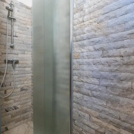La Maison Blue A 100 Mt Dal Mare - Holiday2pet,com - *