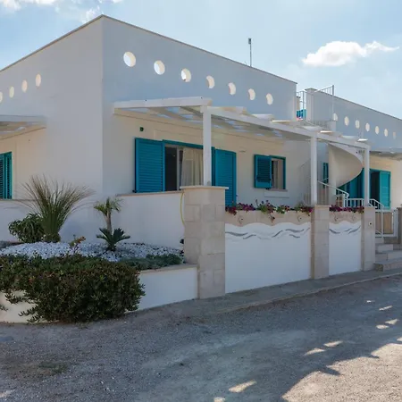 La Maison Blue A 100 Mt Dal Mare - Holiday2pet,com -