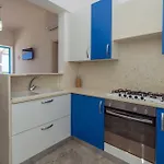La Maison Blue A 100 Mt Dal Mare - Holiday2pet,com -