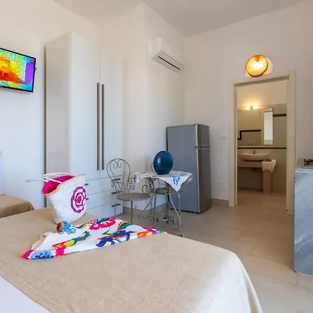 La Maison Blue A 100 Mt Dal Mare - Holiday2pet,com - Apartament Torre San Giovanni Ugento