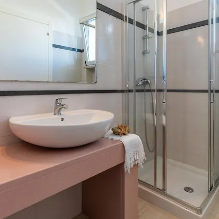 La Maison Blue A 100 Mt Dal Mare - Holiday2pet,com - Torre San Giovanni Ugento