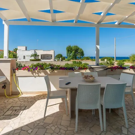 La Maison Blue A 100 Mt Dal Mare - Holiday2pet,com - *
